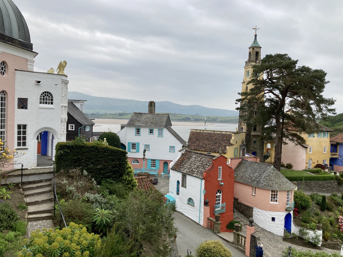 @unmutualwebsite @Portmeirion Must be a popular spot for photos. I took this a couple of years ago 🙂
❤️ #PortMeirion