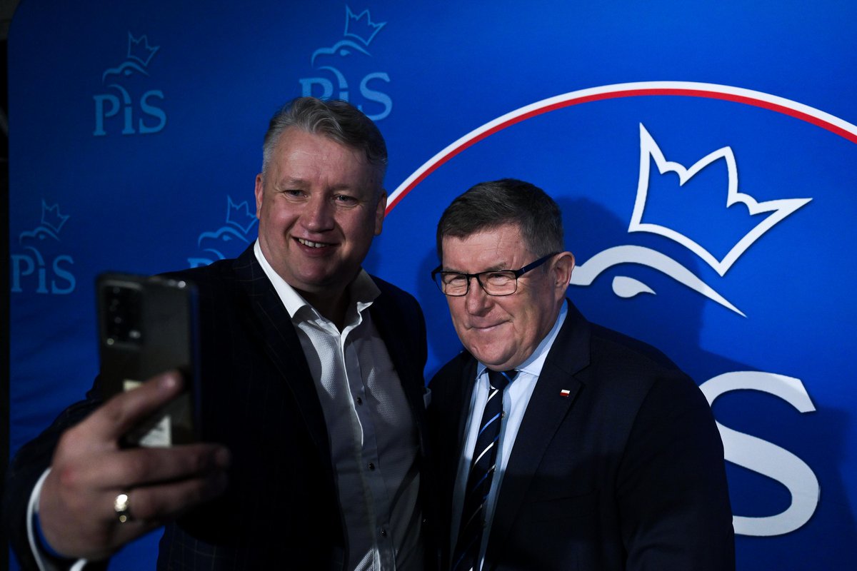 🇵🇱 Już za chwilę zaczynamy naszą konferencję #BiałoCzerwoni. Bądźcie razem z nami!