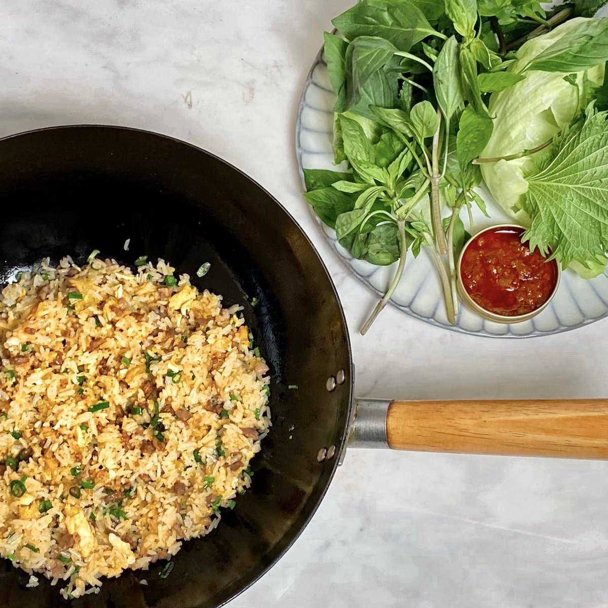Looking for the perfect midweek meal for this week’s menu? Andrew has got you covered with the delicious beef fried rice with lettuce and herb cups! 😮‍💨 if you want to make it this at home, you can find the recipe here: bbc.co.uk/food/recipes/b… #saturdaykitchen #kenhom