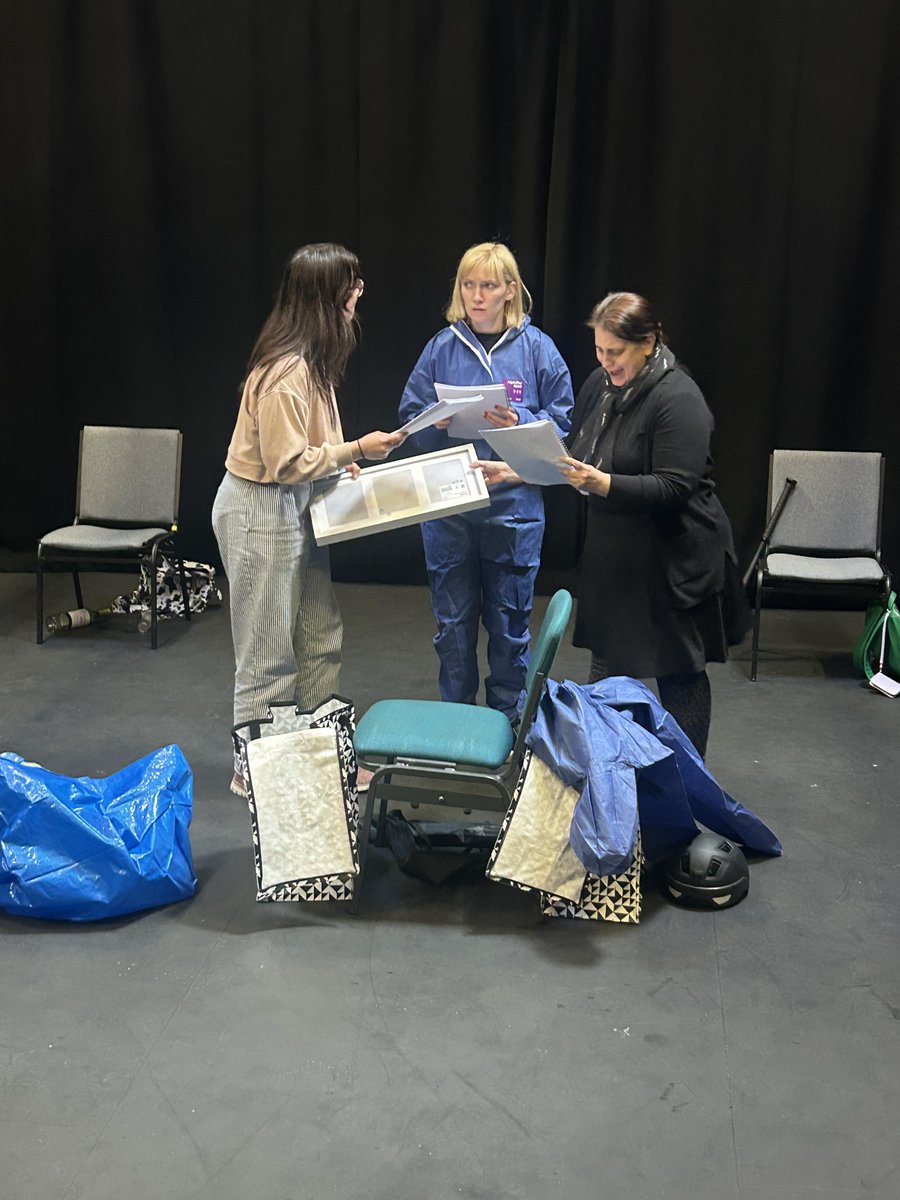 traversetheatre's tweet photo. Break a leg to cast and creative team for Rage Room this evening ๐คฉ, final tickets still available! ๐
https://t.co/23cddoQdDw
#RockPaperScissors24 https://t.co/2KLt4yiroo