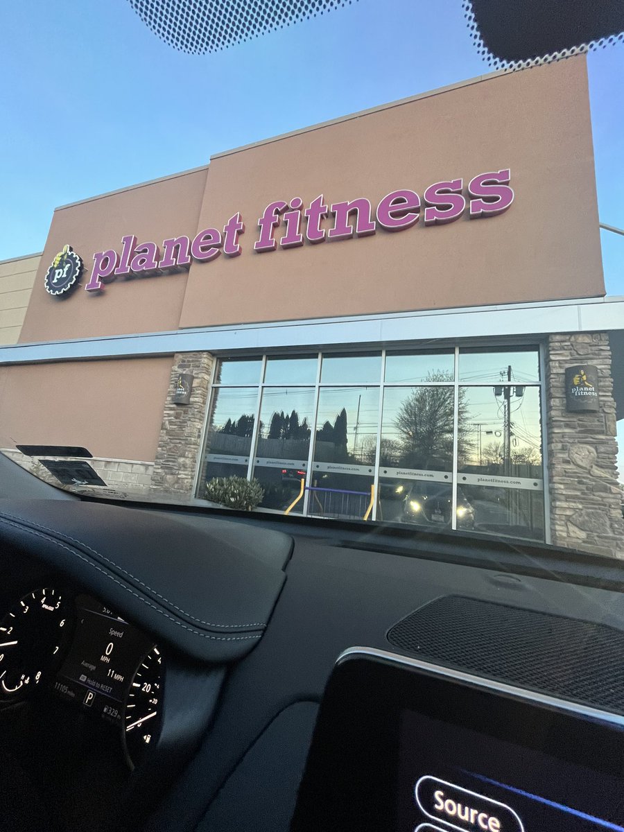 loadinguserpro1's tweet photo. @PlanetFitness why is the location always closed?? Hazlet Nj…..24/7 yeah ok https://t.co/IibPzvooeF