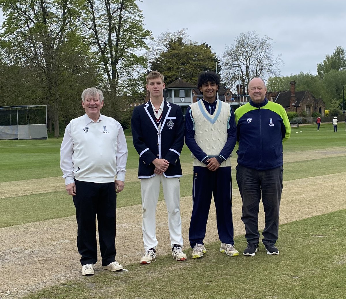 XI v Eton (50 overs, 11.30am) Eton win the toss & elect to bat🏏👍