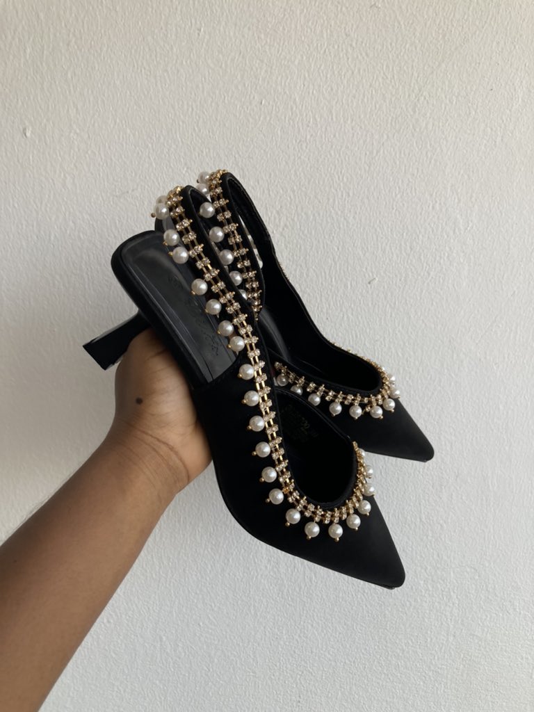fash_finesse's tweet photo. Heels available in size 39 
Ghc 170
#PerfectMatchXtra https://t.co/FvJWt5MQSh