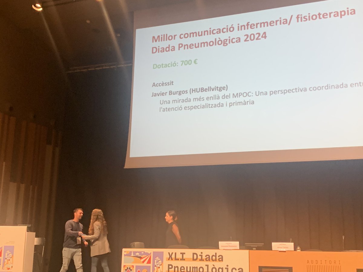 XLI Diada Pnemològica, Vilanova I La Geltrú.
Avui 4 presentacions de l’equip infermer de Pneumologia de l’HUB, felicitacions Edel Anton, Estefania Murillo, Nuria Romero i Javi Burgos, guanyador del 2on premi a la millor comunicació infermera #SOCAPdiada2024 #OrgullBellvitge