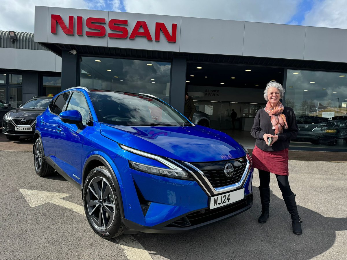 Congratulations to Maria Cornwell, pictured collecting her new #NissanQashqai from Dan at our #Wincanton showroom! 🚙

Thank you for choosing FJ Chalke, Maria! We wish you miles of smiles with your new #Nissan! #Qashqai #NewCar #NewCarDay
