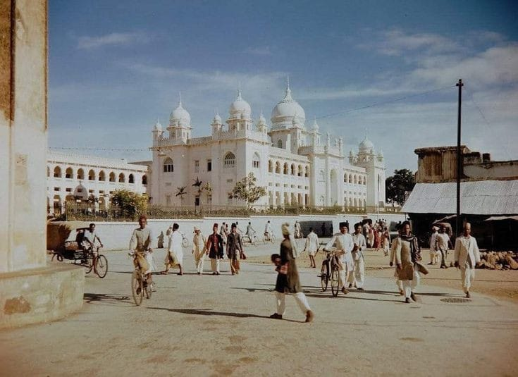 The Unani Hospital in it's prime days. The whole surroundings are so shitty now.