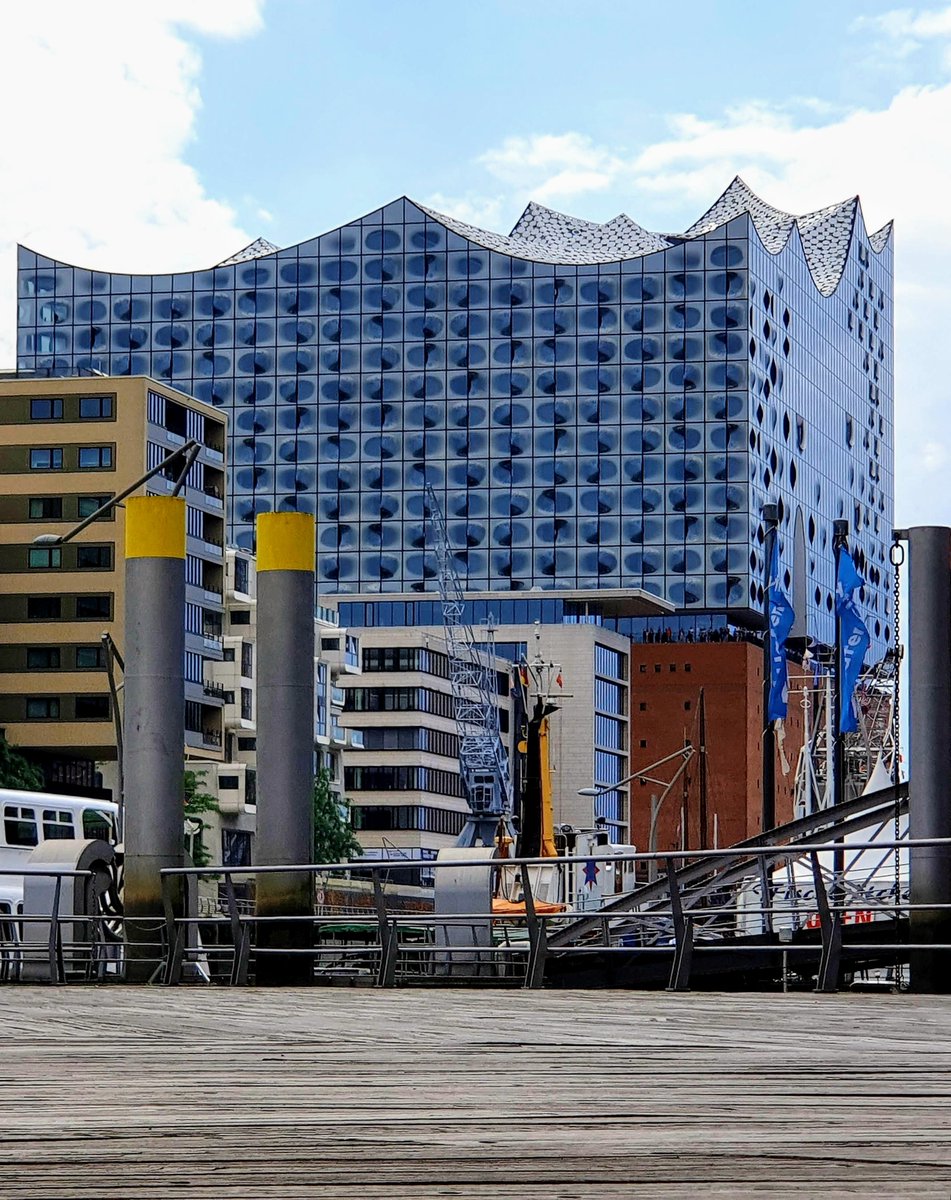 Elbphilharmonie Hamburg Hafencity 

#photooftheday #photography #Elbphilharmonie #Hamburg #Hafencity #photoofthedayfromalex