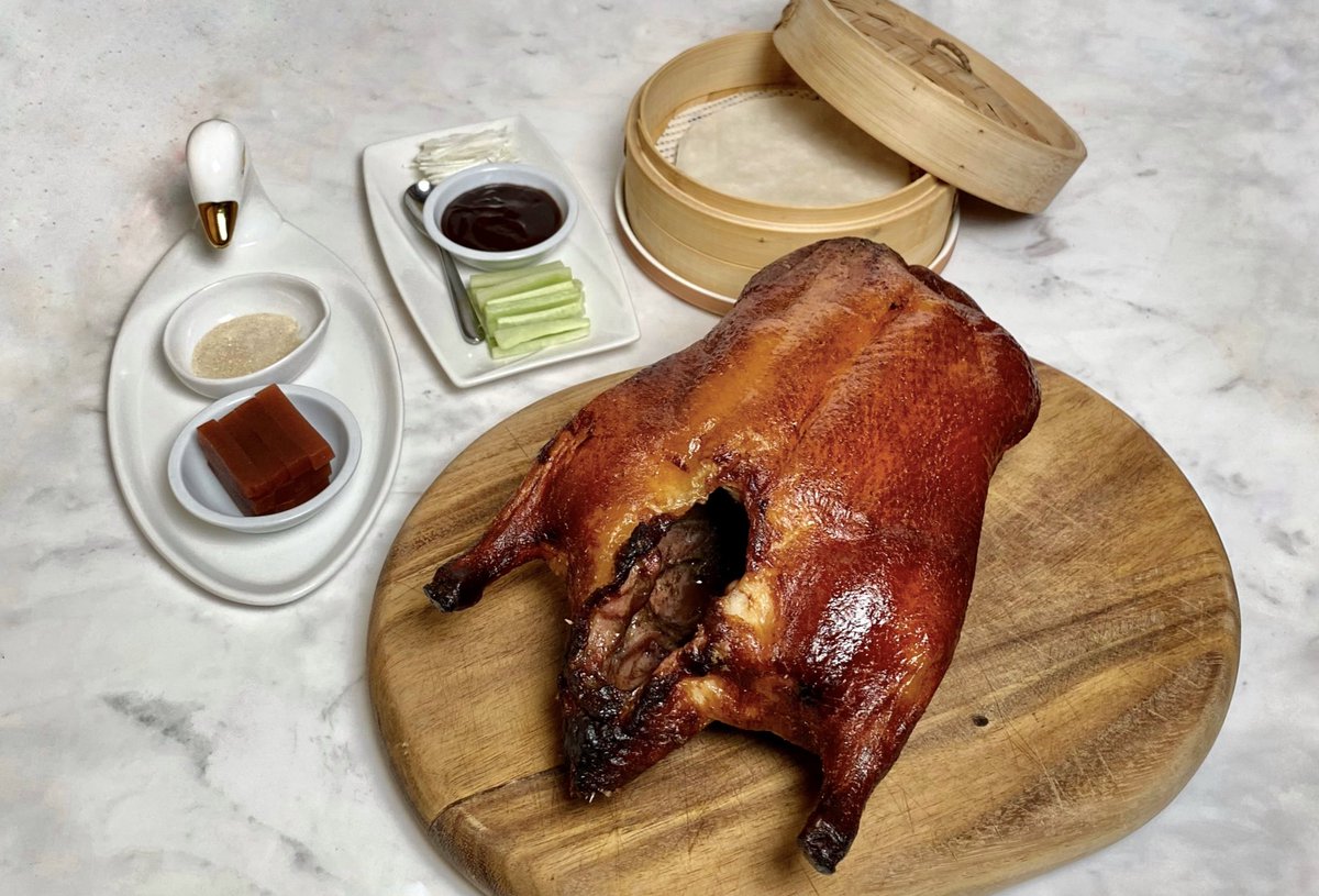 If you’ve been looking for the ultimate at-home peking duck recipe, THIS. IS. IT 🤩 @cheftongcheehwee is making the legendary peking duck that he serves up at @gouqilondon and you can find here: bbc.co.uk/food/recipes/e… #saturdaykitchen #kenhom