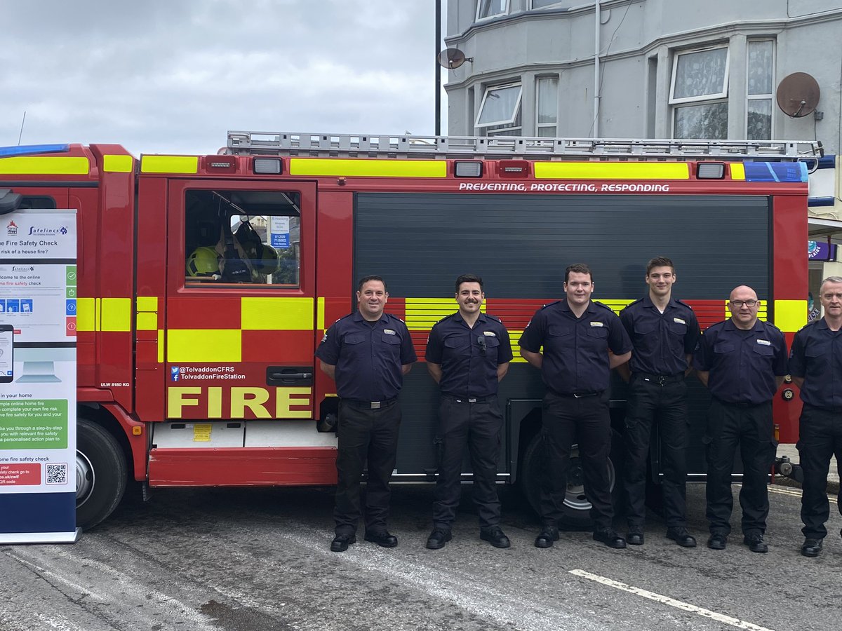 Out in the community #Camborne Trevithick Day. Recruitment engagement and connecting with our communities! Come say hi! @TolvaddonCFRS @DC_Police @CornwallFRS @swasFT 🚒🚑🚓