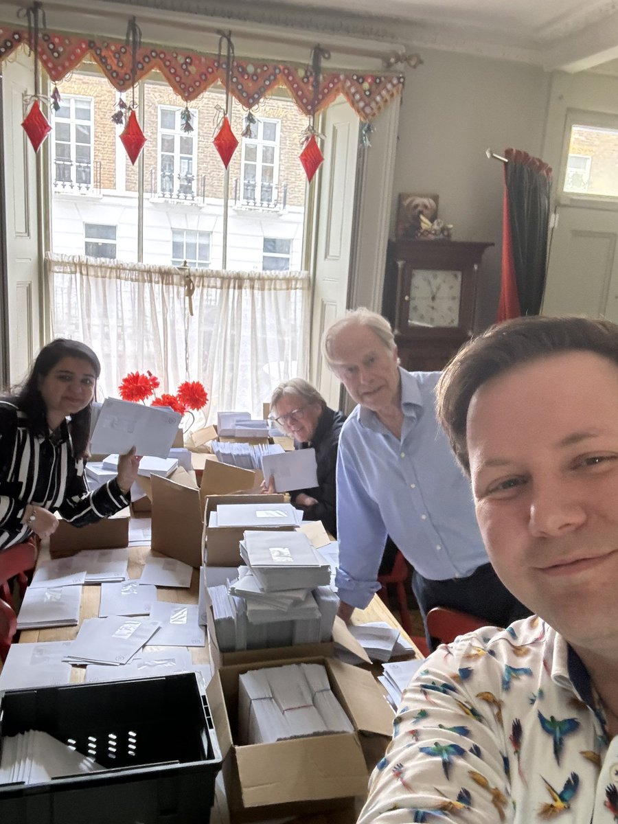 The Stanley Ward crew helping sort our deliveries for @Councillorsuzie @Tony_Devenish and @GregHands! Look out for the latest coming to your doorstep soon! Vote #Conservative on May 2!