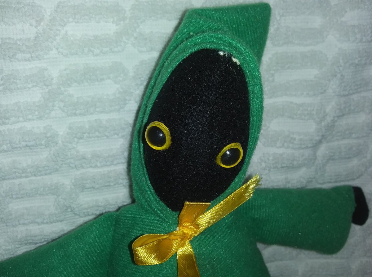 #KAndKGames #KAndKSales #KAndKGamesPlush #MonsterPlush #AlienPlush #HoodiePlush #Plushies #PlushPals #Penny

This is a Vintage K & K Games Alien Green Hoodie Stuffed Plush and it is 9 inches from the top of the head to the foot.