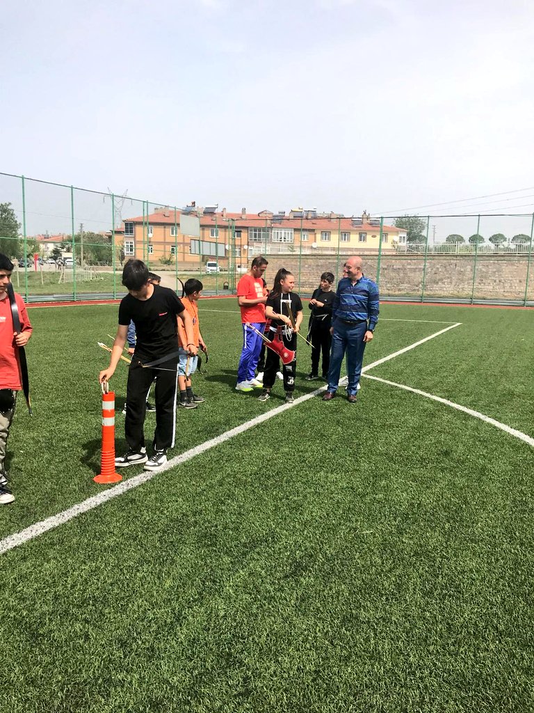 İlçe Milli Eğitim Müdürümüz Sayın İlker Akdoğan, pazartesi günü bölge maçları için Nevşehir’e gidecek olan okçuluk takımımızın antrenmanına katılarak başarılar dilediler. @tcmeb @kayserivaliligi @valigokmencicek_ @BunyanKaymakam @kayserimem @BahameddinK @iakdogan38