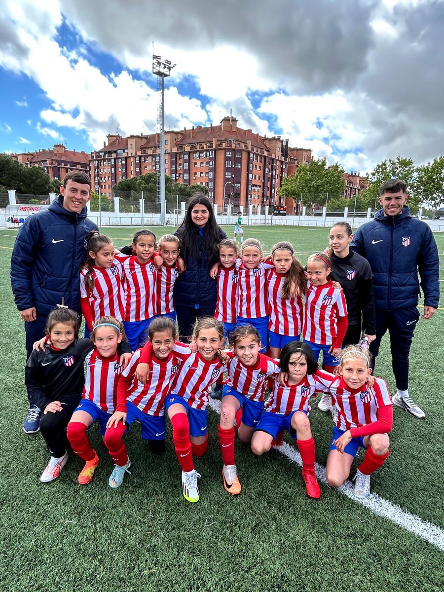 🏆 ¡El Benjamín G se ha proclamado campeón de su grupo en la categoría Primera Benjamín de fútbol 7!

😍 ¡Nuestras pequeñas han conquistado el título imponiéndose en una competición mixta! ❤️🤍