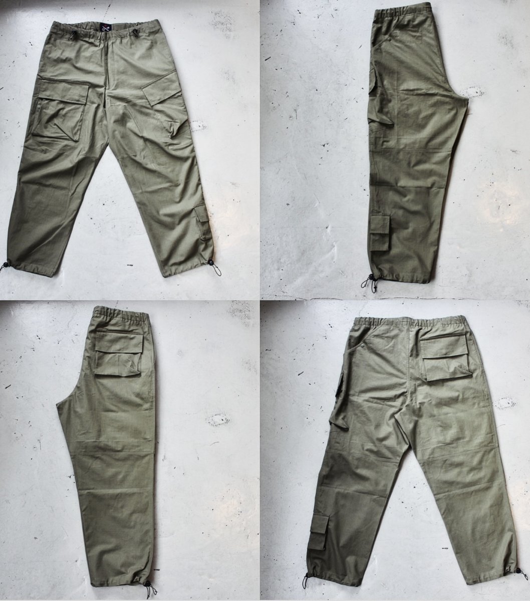 Slouch pants in olive ripstop cotton. A bit more durable than the lightweight version. Adjustable waist. Had great feedback on these. Contact: info@hawkwoodmercantile.com #hawkwoodmercantile #hawkwood #menswear #trousers #ripstop