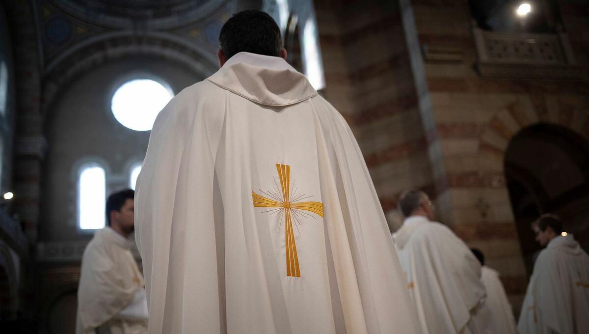 Un ancien prêtre qui a longtemps exercé dans la région bordelaise est mis en examen à Tours pour viols et agressions sexuelles sur des religieuses. ➡️ l.francebleu.fr/x94p