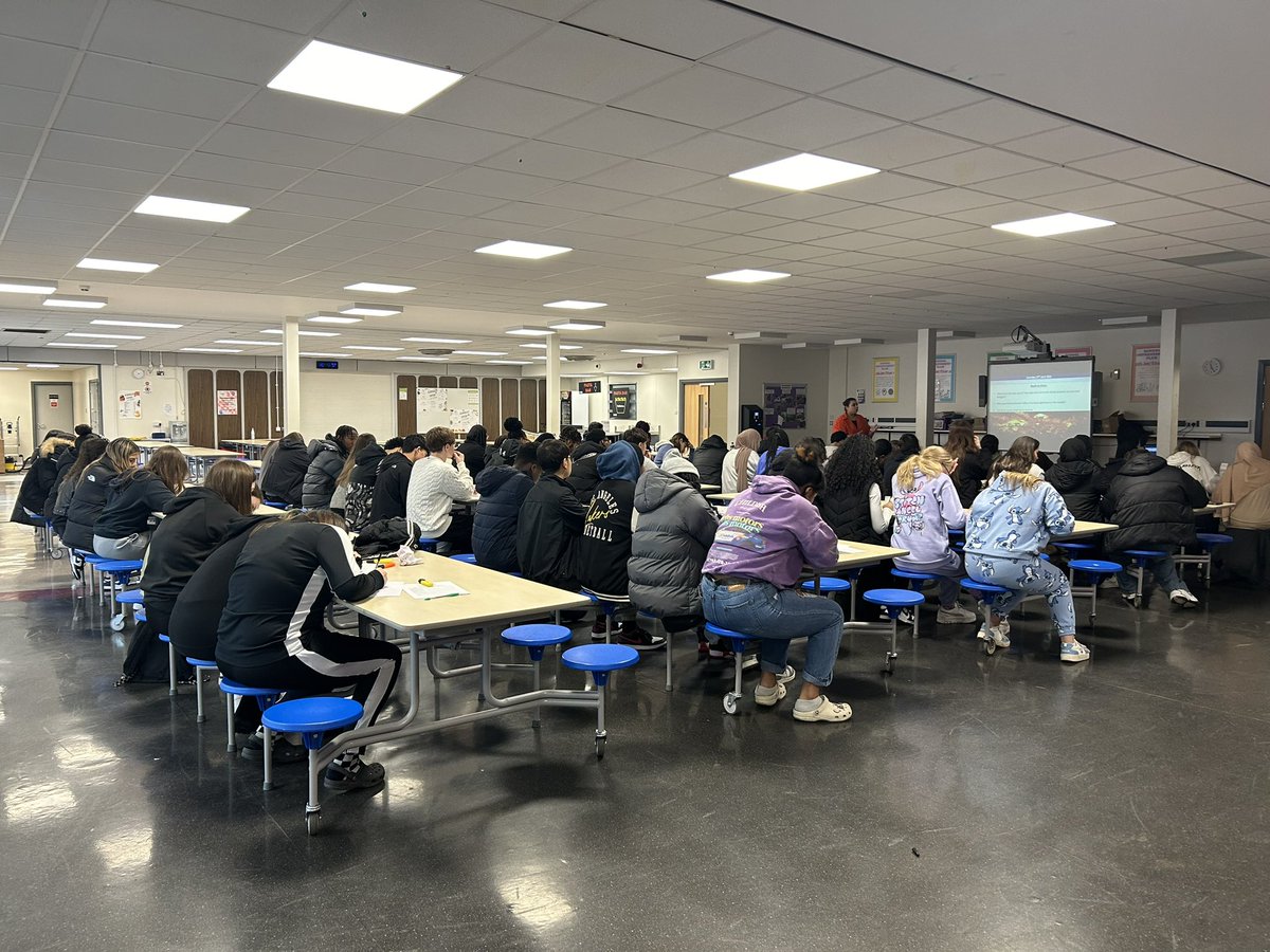 71 Year 11s for optional Lit Paper 1 revision this morning! Well done <a href="/BriggsHOY11/">Aldersley HOY7</a> <a href="/AldersleyTeam11/">AldersleyTeam11</a> <a href="/Alan_Brooks2/">Alan Brooks</a> <a href="/AldersleyHighSc/">AldersleyHighSchool</a> 🌟 🌟