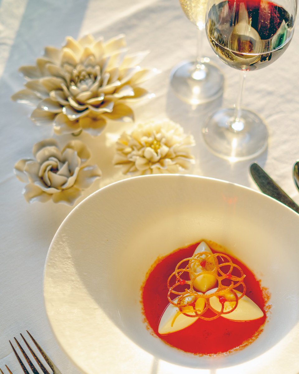 Four Seasons Resorts Maldives tweet media