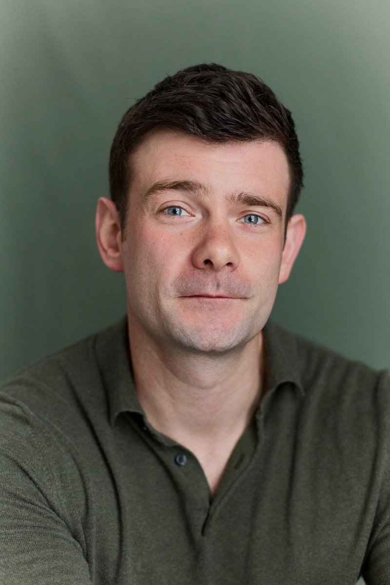 My grandad says he prefers the beard🙃

Another headshot from the wizard @JamesMelia 📷

#actor #babyface #casting #castingdirector #TV #theatre #audition #headshot #cleanshave