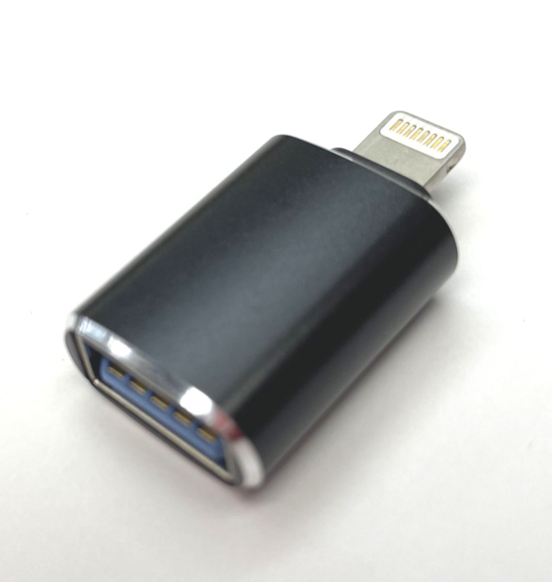 [好評発売中] Lightning iPhone用 OTGアダプター
TIW-2 780円(税込)

LightningコネクタのiPhoneにUSB機器(USB-A)を接続できます
小型のUSBメモリーを付けるとLightningメモリー代わりにもなります！
iOS13～17対応　アプリインストール不要！
#アキバのお店