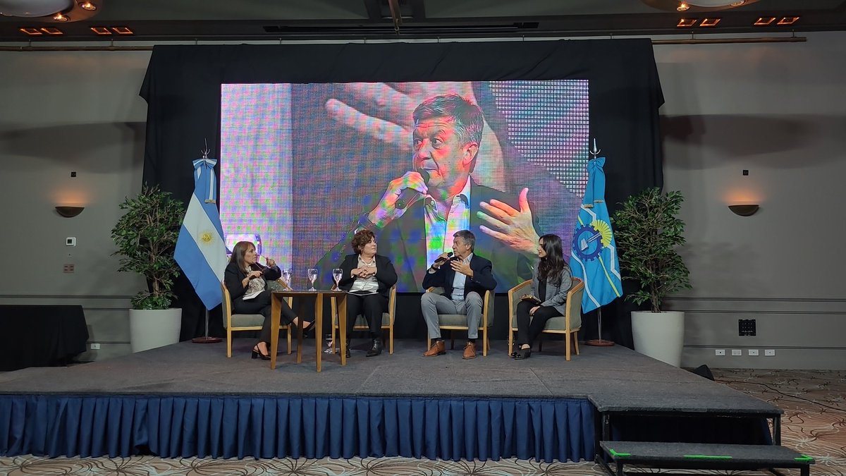 Ayer vivimos una jornada espectacular de trabajo y charla en #Comodoro 

Camino firme a la producción de #hidrógenoverde en la Patagonia 

Gracias @plataformah2a y @gobiernochubut