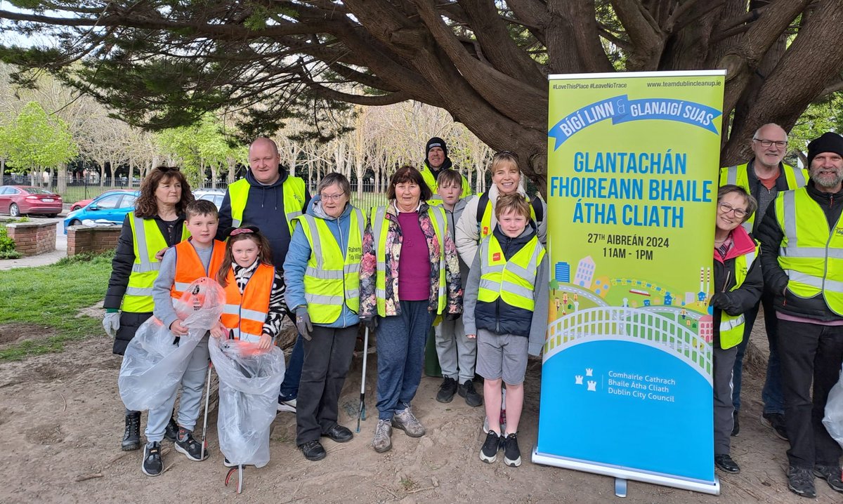 Raheny Village Group out in force today doing great work for Team Dublin Clean Up - well done everyone! 😃👏🏼