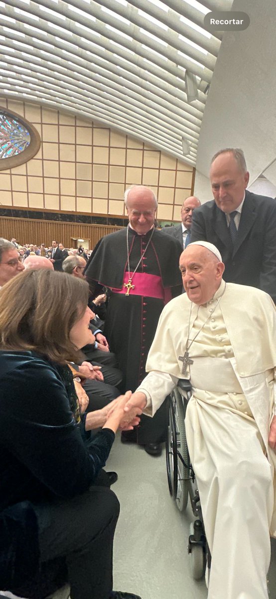 María Dolores García, presidenta de la UCAM, ha participado hoy en el encuentro 'Caricia y Sonrisa', que ha reunido en el Vaticano a miles de abuelos y nietos con el @Pontifex_es. José Luis Mendoza, fundador de la Universidad Católica de Murcia, ayudó a impulsar esta iniciativa.