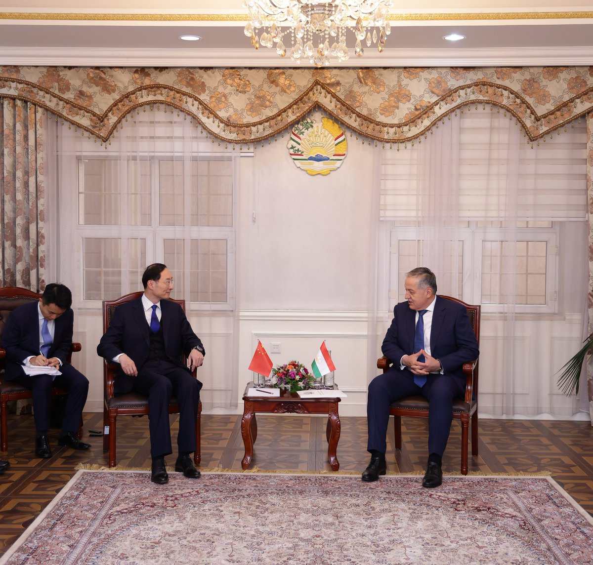 Meeting of the Minister of Foreign Affairs of Tajikistan with Sun Weidong mfa.tj/en/main/view/1…