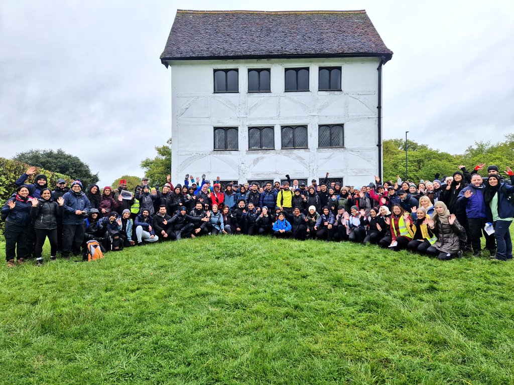 Arrived at the Queen Elizabeth Hunting Lodge and ready for today's hike at Epping Forest. Let's GO @EppingForestHT 🌳