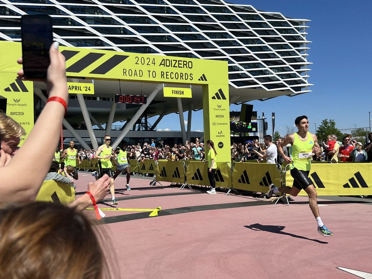 Great run from @BryceHoppel to take 2nd in the 800m at @adidasrunning #RoadtoRecords !!