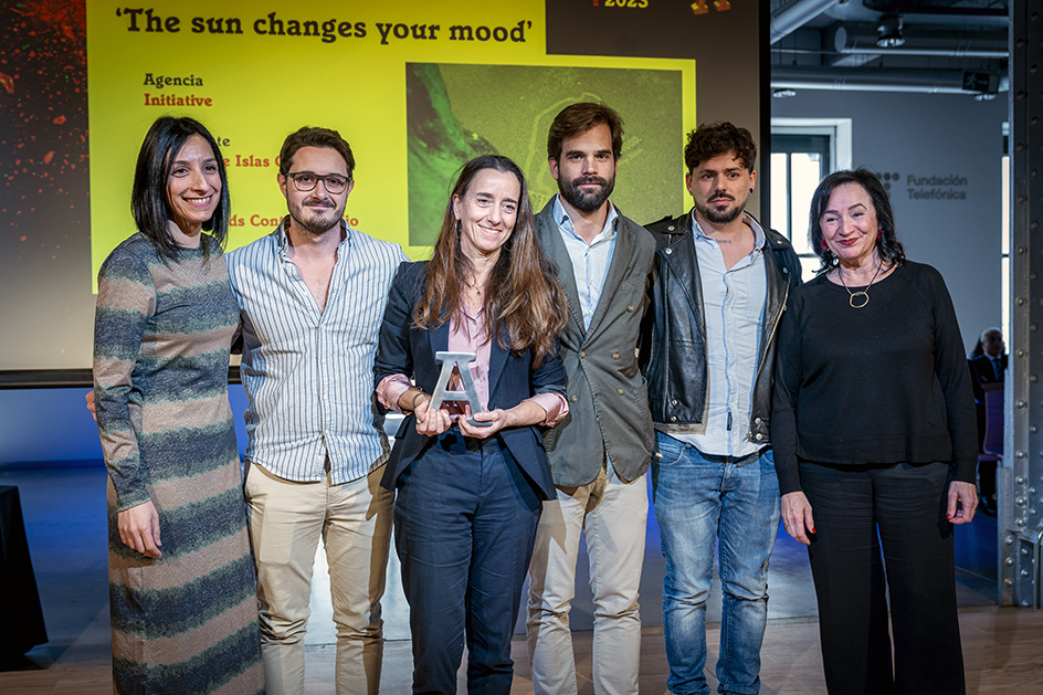 🏆La acción ‘Sombras’ de @turismcanarias recibe el premio a la Mejor Idea 2023. La revista Anuncios, referente del marketing en España, reconoce el carácter novedoso de la campaña ‘The sun changes your mood’. ¡Enhorabuena por el enorme trabajo!👏