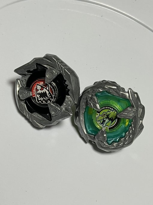 友達に頼んでランブー2個は確保
緑ティラノとQビット引いて満足 