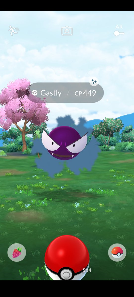 Yay! My first shiny Gastly (at long last) 💜 Love how he colour coordinates with the tree in the background 💜 #PokemonGO