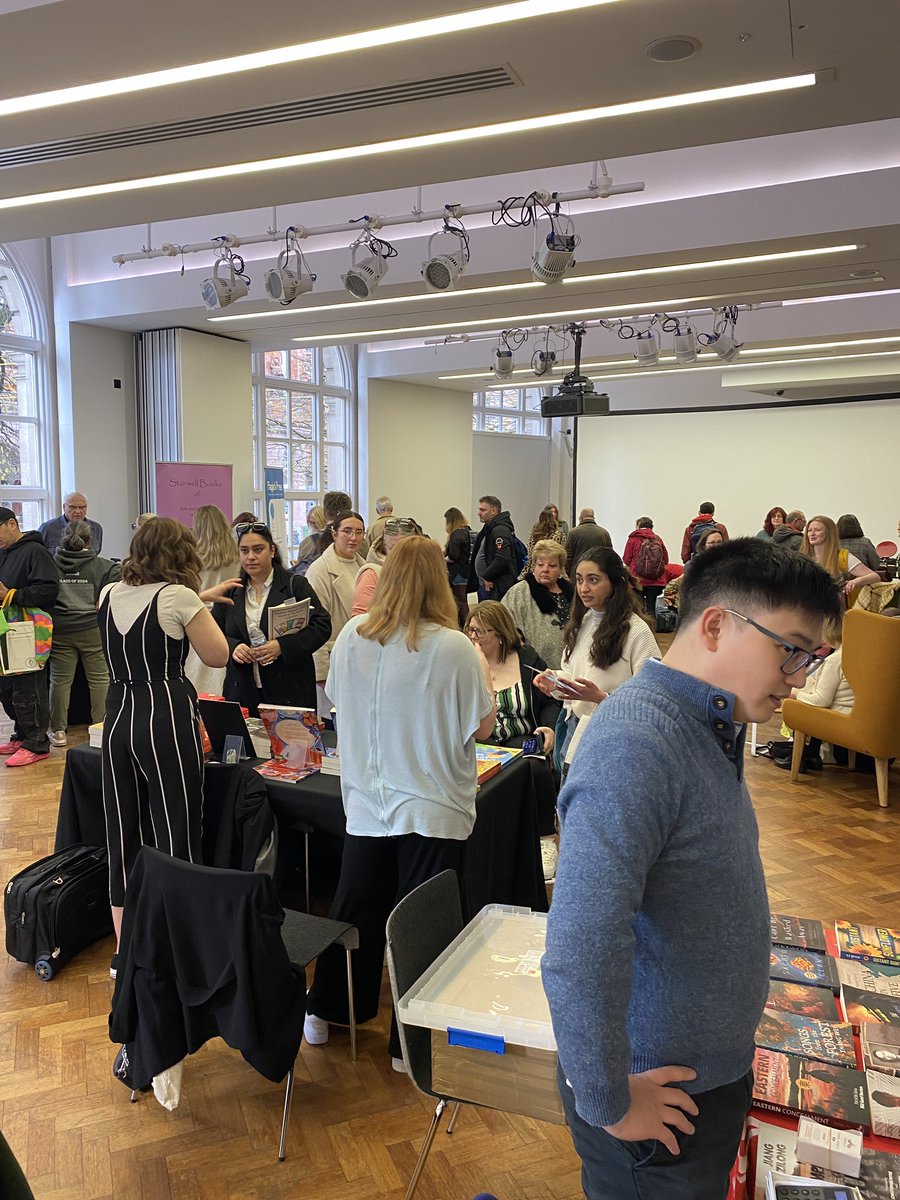 Packed already at the Northern Publishers’ Fair @MancLibraries!

Here until 4pm - come and visit!

#CityofLit @MCRCityofLit