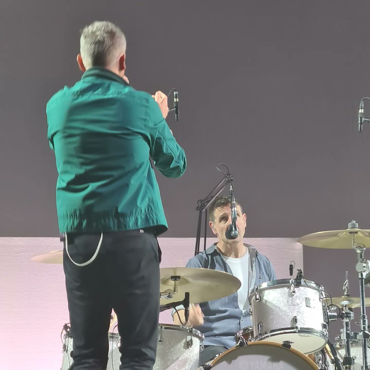 Yuenkie's tweet photo. This week has flown by so fast can't believe it will be the last gig of this little european tour tonight @keaneofficial so much love for them ❤❤❤🥰🥰🥰 https://t.co/jJWdVaaCNL