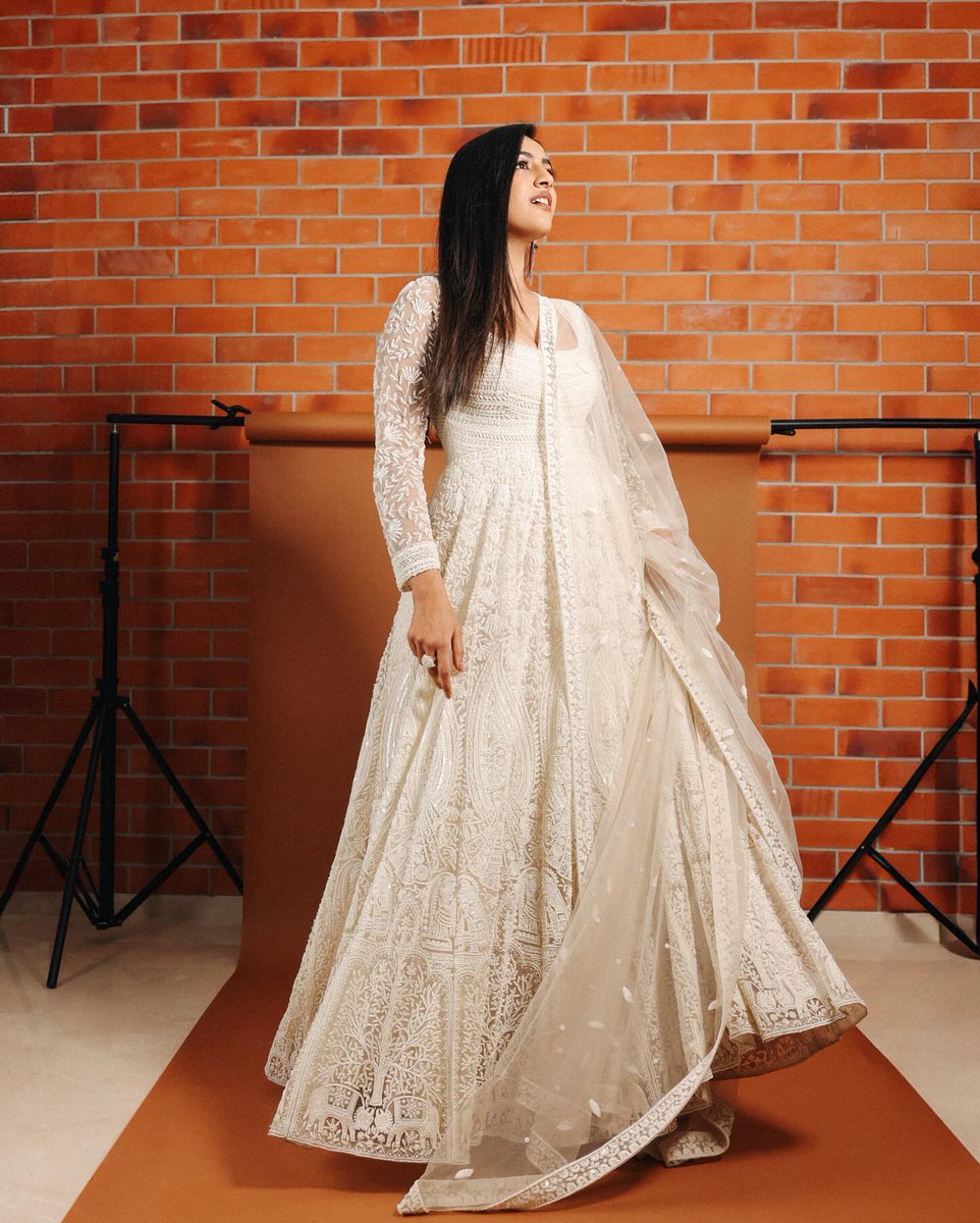 A Vision in White 🤍

@iamNiharikaK looks absolutely stunning in this white ensemble 😍

#NiharikaKonidela #Tollywood #Actress