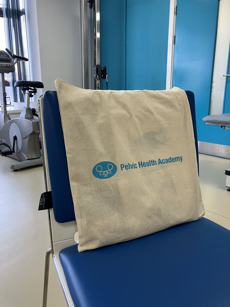 It’s great to be back with the @CCSMSK pelvic health team in Cambridge. And it’s lovely to be with both new and returning learners. 
Thanks especially to team lead Gail, who always provides fabulous home-made cakes, despite not being a delegate on the course!!