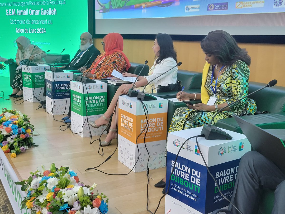 📚L’<a href="/UNESCO/">UNESCO 🏛️ #Education #Sciences #Culture 🇺🇳</a> est ravie de participer à la 2e édition du Salon du Livre de #Djibouti. Mme Misako ITO y a souligné le rôle crucial du livre comme pont entre les cultures et générations, appelant à des politiques fortes pour un accès universel à la littérature, enrichissant
