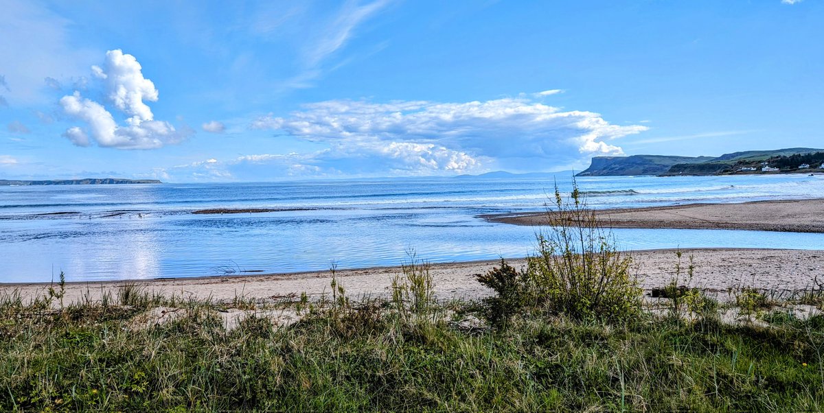 Ballycastle today with Rathlin, Mull of Kintyre and Fairhead #Ballycastle @bbcweather @deric_tv #VMWeather @DiscoverNI @LoveBallymena @WeatherCee @angie_weather @Louise_utv @WeatherAisling @barrabest @Ailser99 @nigelmillen @EventsCauseway @carolkirkwood @Schafernaker