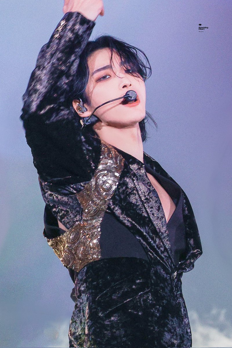 thinkingabtpsh's tweet photo. seonghwa is a work of art https://t.co/RUH5gpyhyx