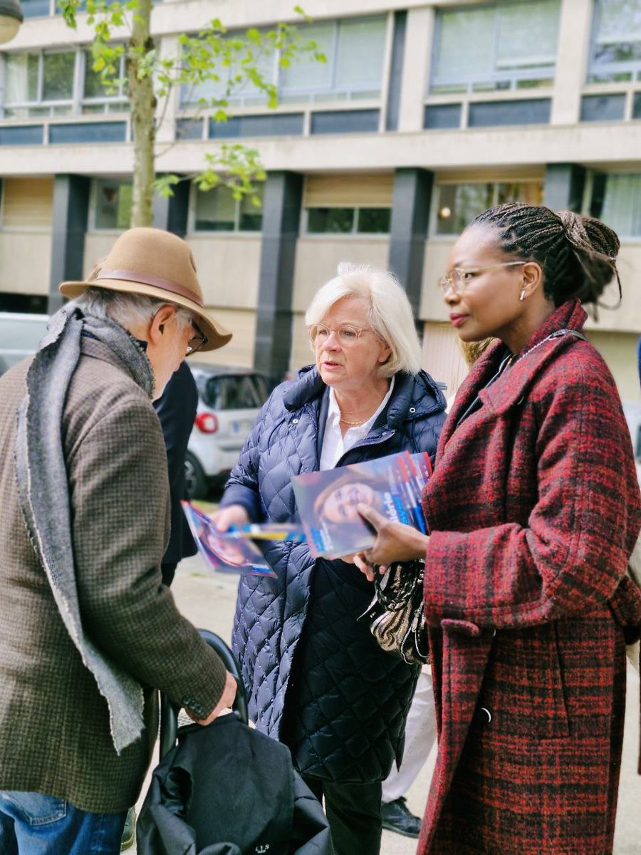 Ensemble, avec @CaVautrin @priscathevenot au marché de Saxe ce matin, parce que plus que jamais nous avons @BesoindEurope avec @ValerieHayer Le 9 juin c’est l’avenir qui se joue, pour une Europe puissante, prospère et humaniste.