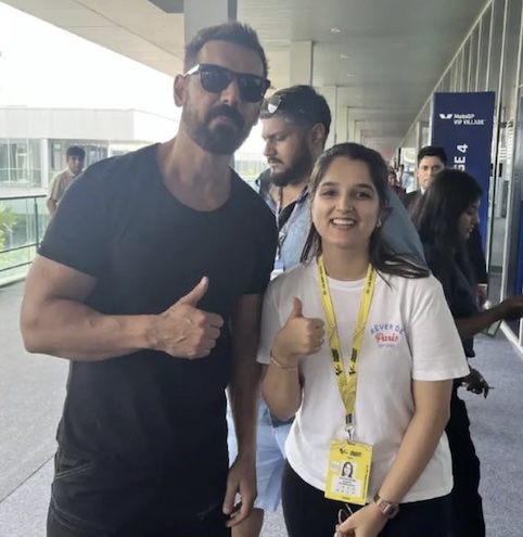 Here's today's post, rafties, ENJOY! 💖✨ thequeensraft.wordpress.com/2024/04/27/hel… @TheJohnAbraham #Vedaa #BeKindToAnimals I'll blog again on MONDAY. Take care, all. 🤗😊