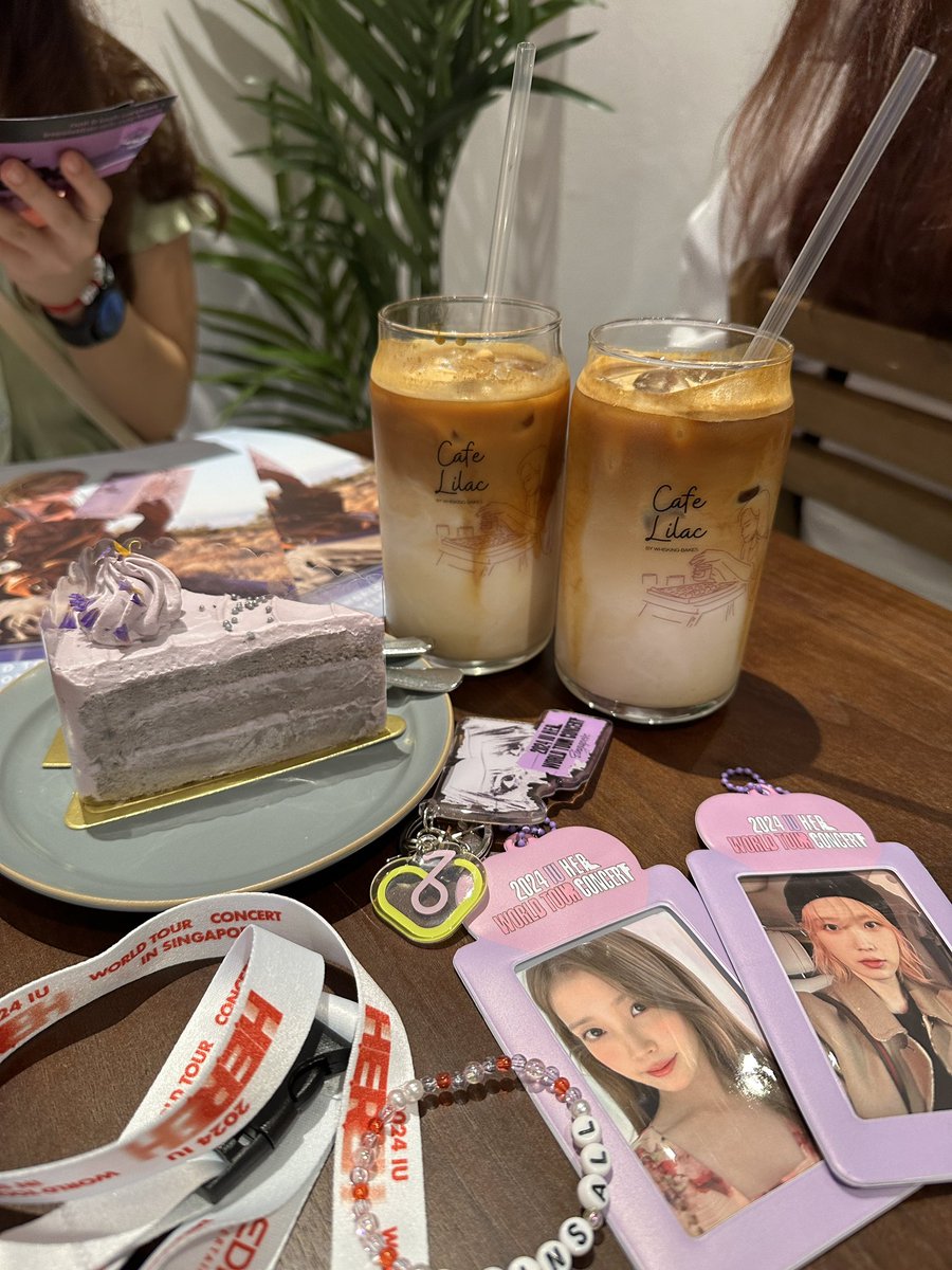 woniewoozi's tweet photo. still soaking in iu’s post concert vibes 💜🪻 https://t.co/dL9yYl7wEI