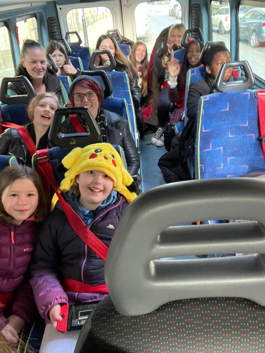 20 @HullMinster choir kids are singing at the RSCM Young Voices Festival today. This is the bus crew excited to be heading out. @HullMinster @HullMusicHub