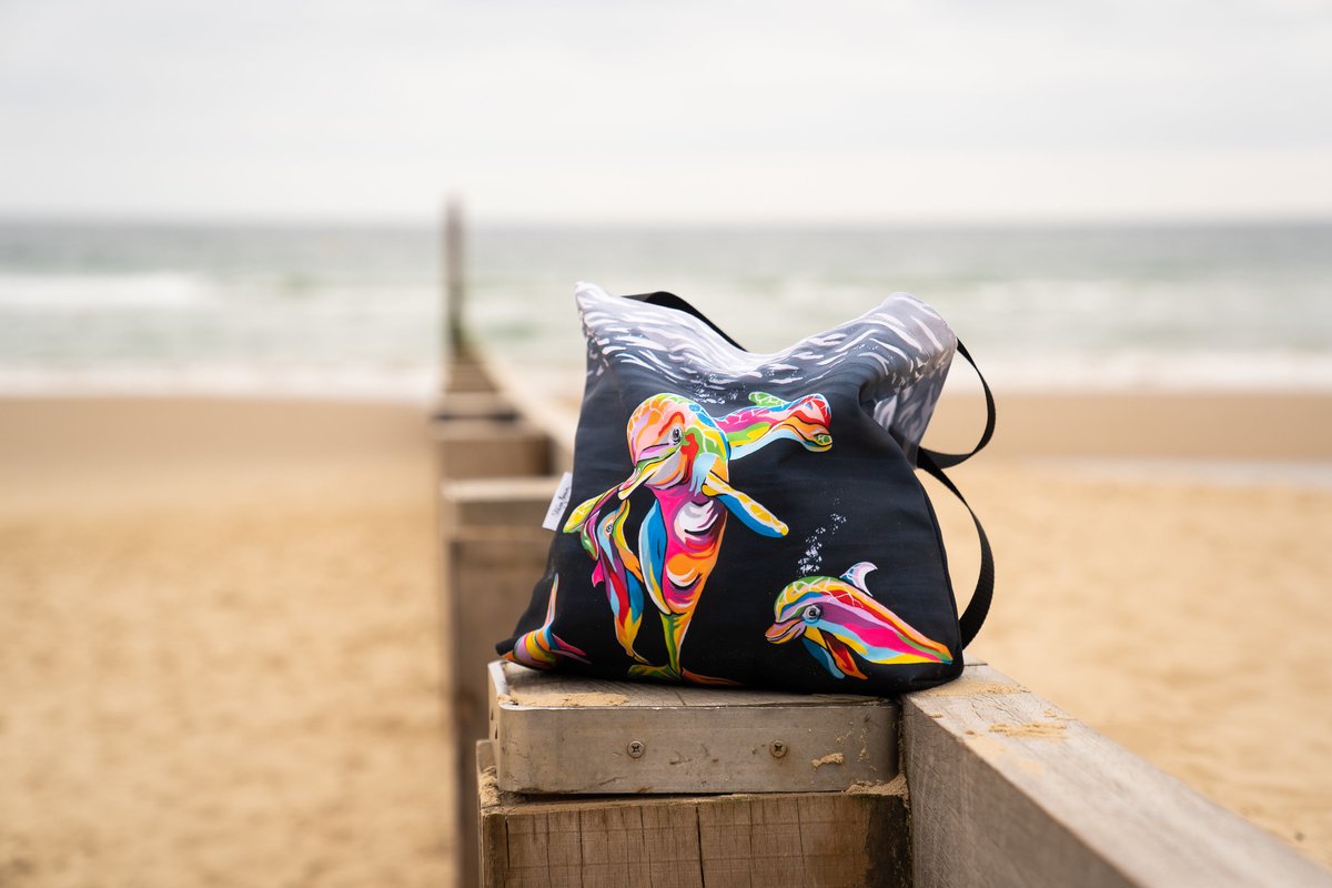 Life's a beach 🏖️ and every beach day needs a good amount of snacks and beverages! Which is where our stylish and roomy canvas bags come in! Grab yours in one of our fantastic, colourful designs ⬇️ pulse.ly/hbq6hsbl1f