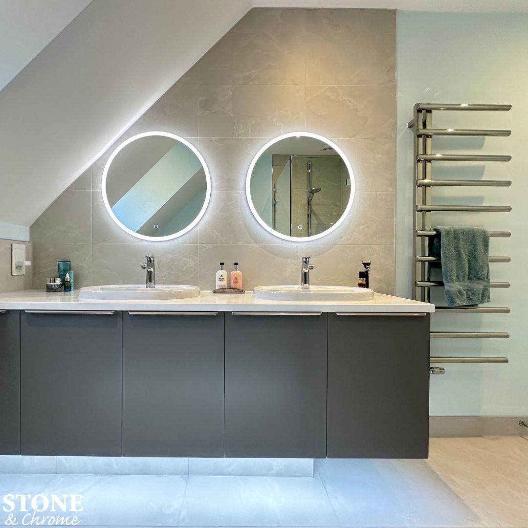 Double the indulgence with double basin units 🤍
- Bespoke furniture units painted in Farrow & Ball 'Mole's Breath'.
- Roca oval semi inset washbasins .
- hansgrohe Talis E basin mixers.
- Roper Rhodes LED lit heated mirrors.
- Tiled in 'Moon Onyx' by Minoli.
---
📞 01276 61000