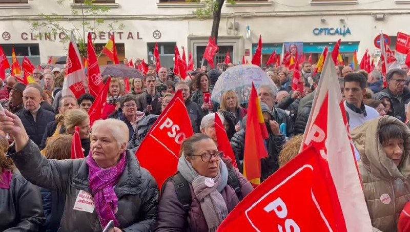 Parece que al final solo han podido  movilizar a la 33.ª División de Granaderos Voluntarios Charomagno