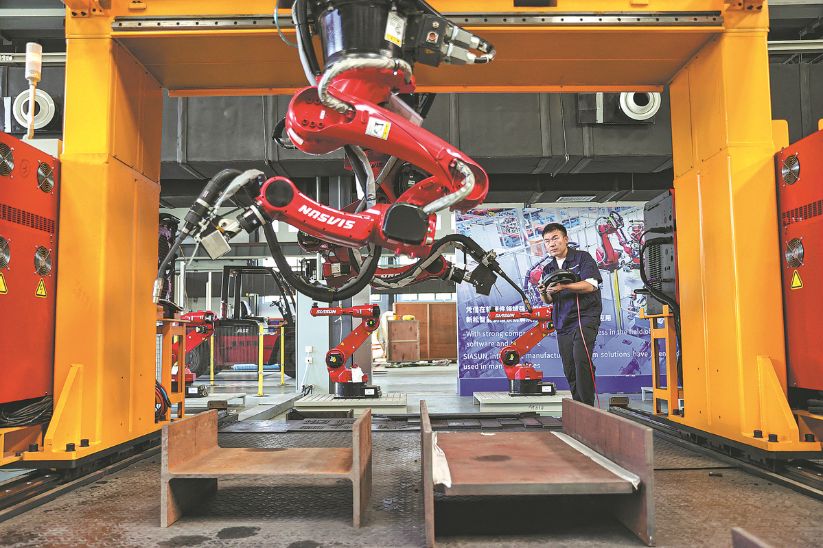 investing_china's tweet image. China&apos;s #industrialrobot manufacturers are not only revolutionizing domestic manufacturing but are also eyeing global expansion, with a strategic focus on specialized applications and niche sectors.  #InvestinChina #IndustrialTrends #GoingGlobal 👉 brnw.ch/21wJeEf