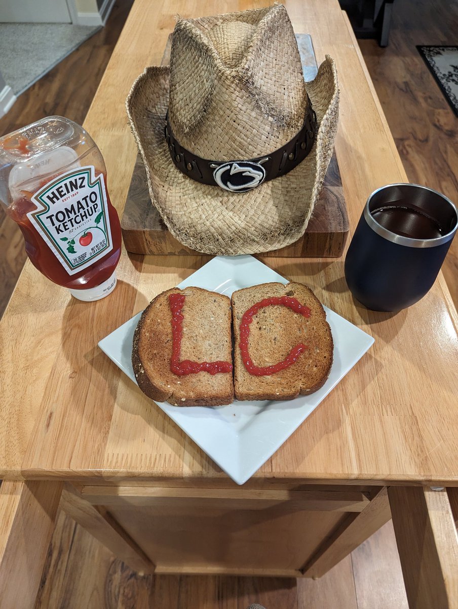 Ketchup Toast and Diet Green Tea for breakfast-Looking forward to @lukecombs at Beaver Stadium today edition 💙🤍
#WEARE #LUKECOMBS #HAPPYVALLEY