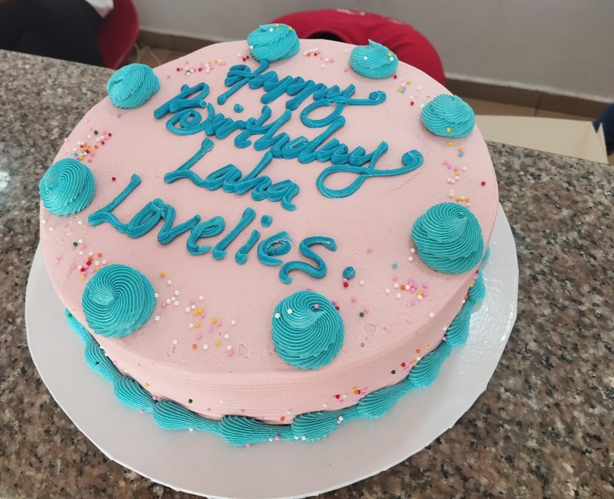 Today we have our #readingclub @LAHAfrica but first let me share this beautiful cake for our beneficiaries and attendees of the reading club who celebrated their birthday this last quarter. Little gestures like this means a lot to children in low income communities. #lahafrica