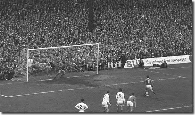 #OnThisDay in 1968 @TheFACup semi-final at Old Trafford - @Everton defeated @LUFC with the only goal scored by John Morrissey from the penalty spot @OldFootball11 @grandoldteam @LivEchoEFC @WelsbyElton @mikeparry8 @ToffeeWeb #Everton